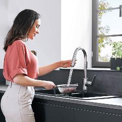Hansgrohe focus kitchen tap with pull out spray and 150° swivel range