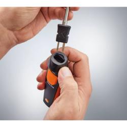 Testo 915i Temperature Kit (Thermometer with Temperature Probes and Smartphone Operation)