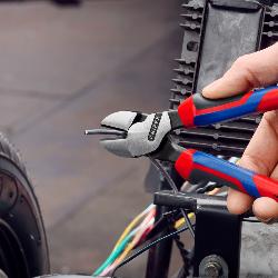 Knipex High Leverage Diagonal Cutter with Comfort Handles Black Atramentized 200mm 74 02 200